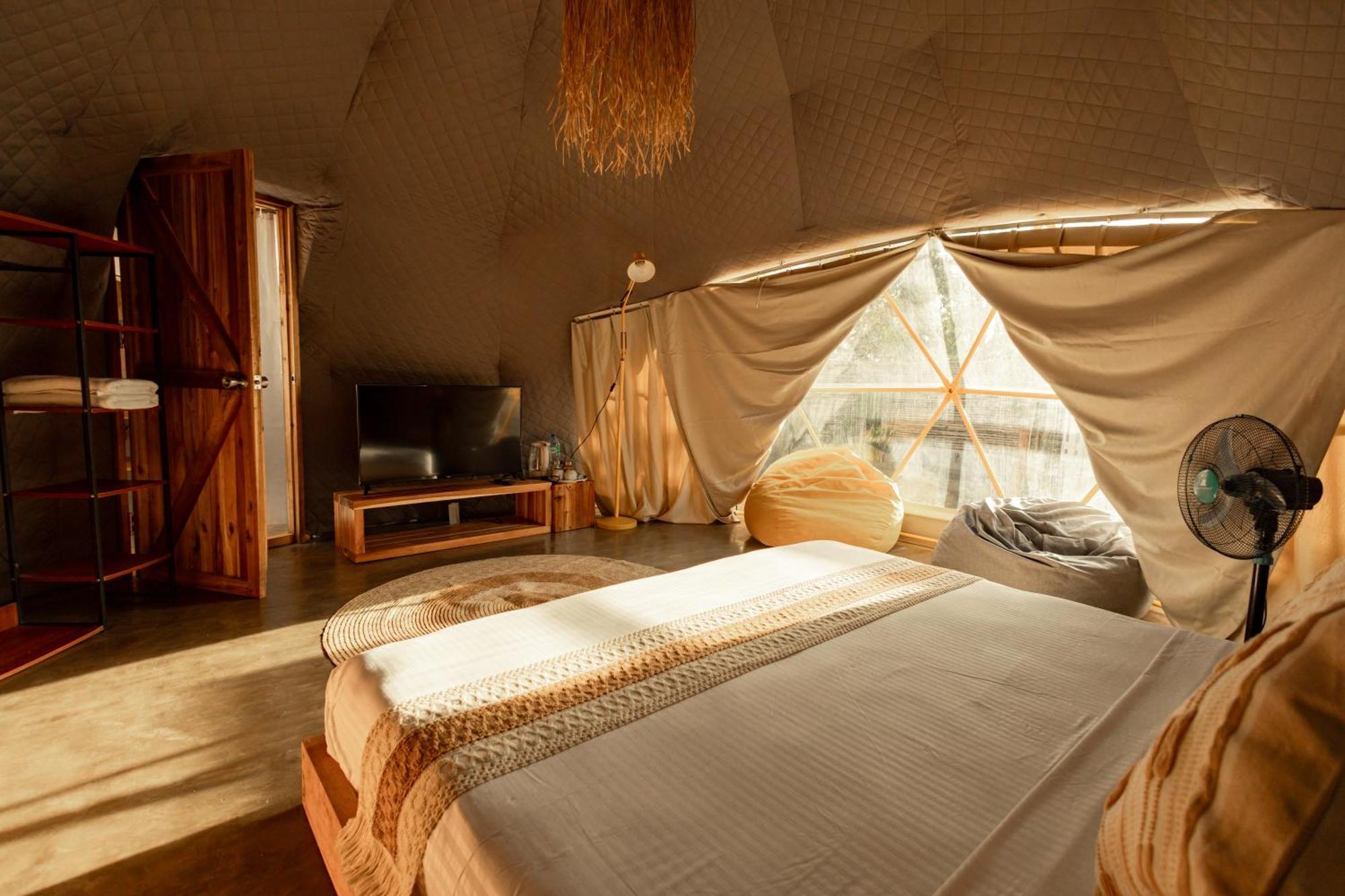 Domes And Dreams Lio Glamping Hotel El Nido Exterior photo